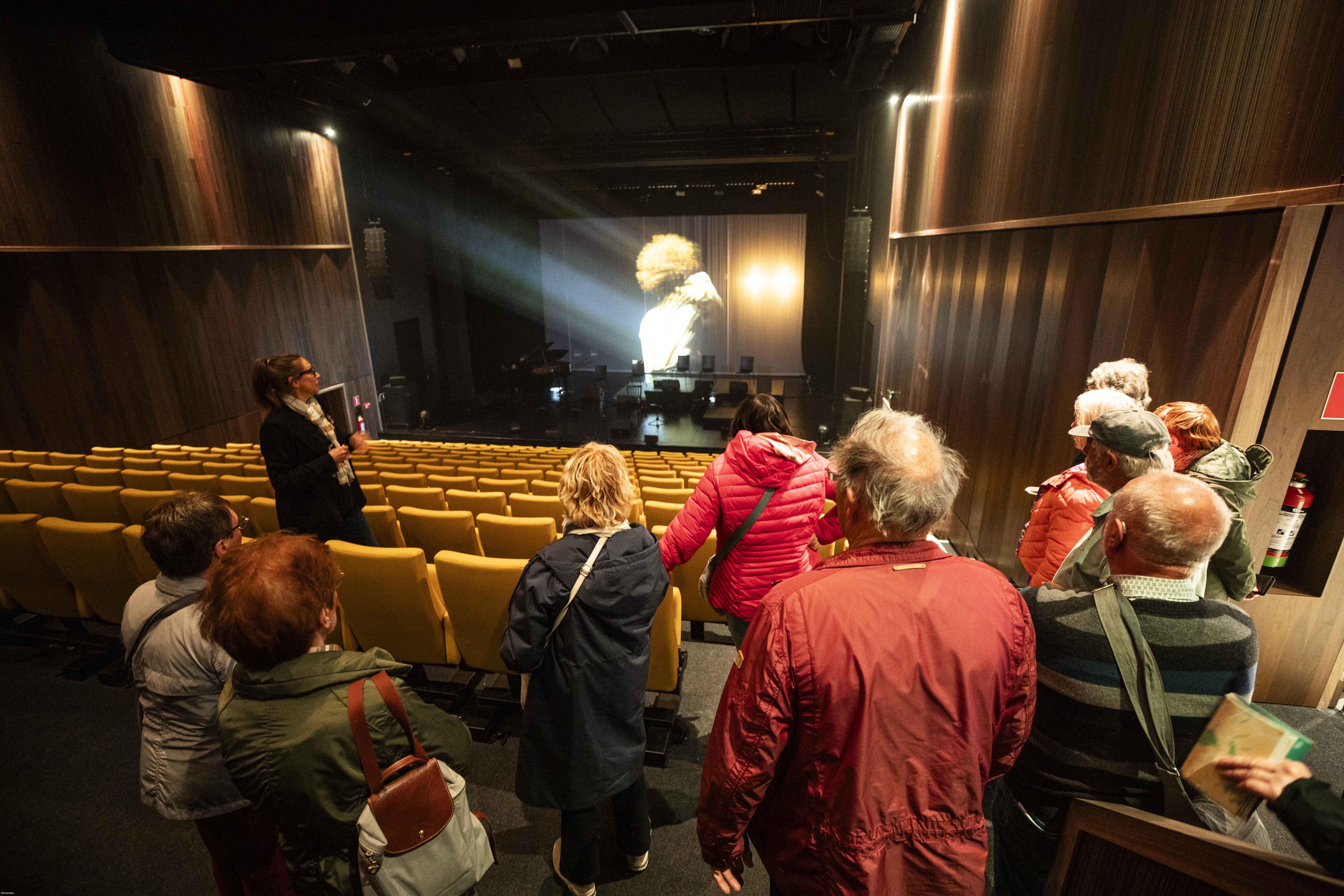 Achter de schermen van de stadsschouwburg